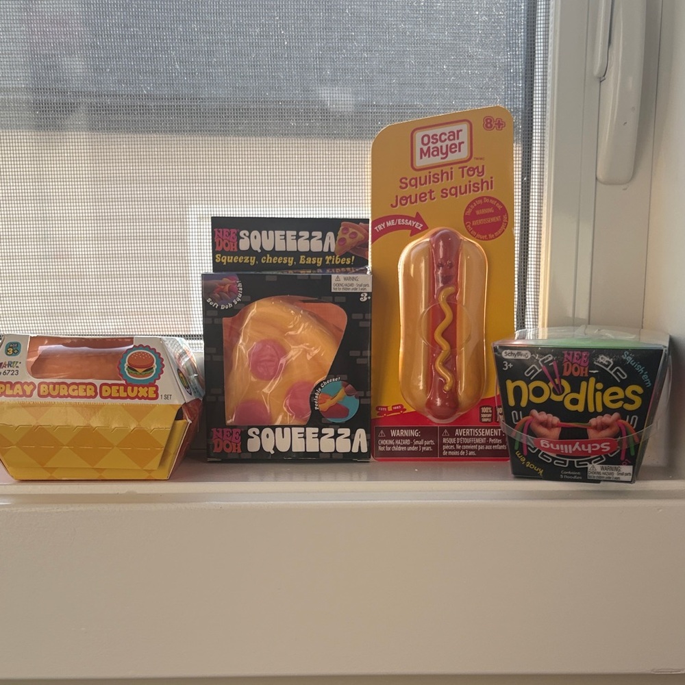 Food squishys, JARU burger, OFF brand Needoh Pizza, Oscar Mayer hotdog& NEEDOH